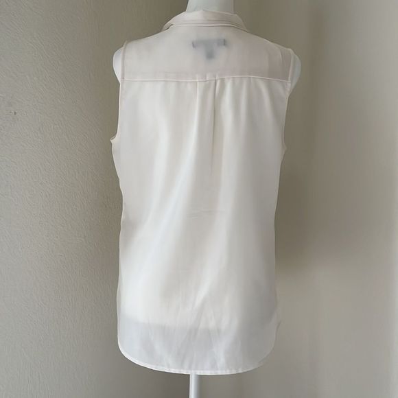 Banana Republic sleeveless top - Picture 5 of 5